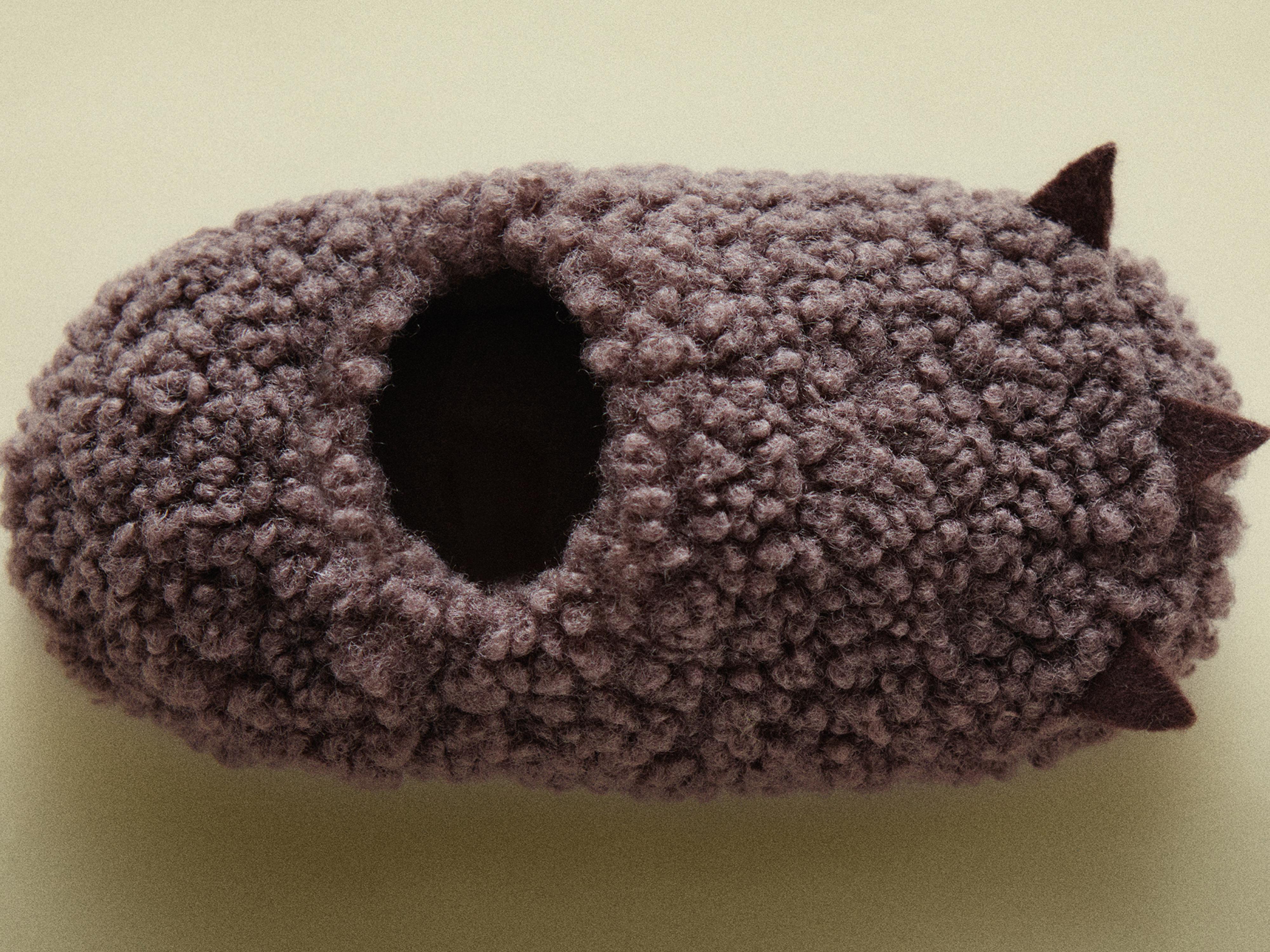 KIDS' PAW SLIPPERS — Brown