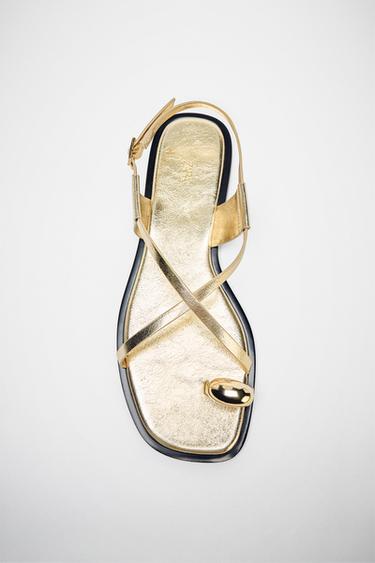 FLAT SANDALS WITH STRAPS AND METAL DETAIL - Gold by Zara