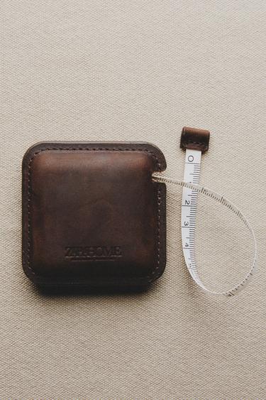 SQUARE LEATHER MEASURING TAPE - Brown by Zara