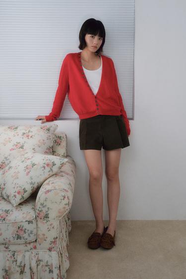 PLEATED SHORTS WITH BUTTONS - Brown by Zara