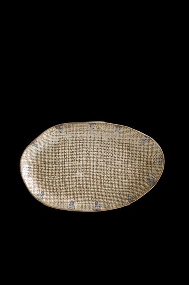 TEXTURED STONEWARE SERVING DISH - Ecru / Blue by Zara