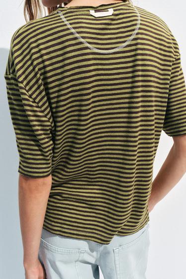 T-SHIRT À RAYURES RUSTIQUE - Marron / Vert de Zara - Image 2