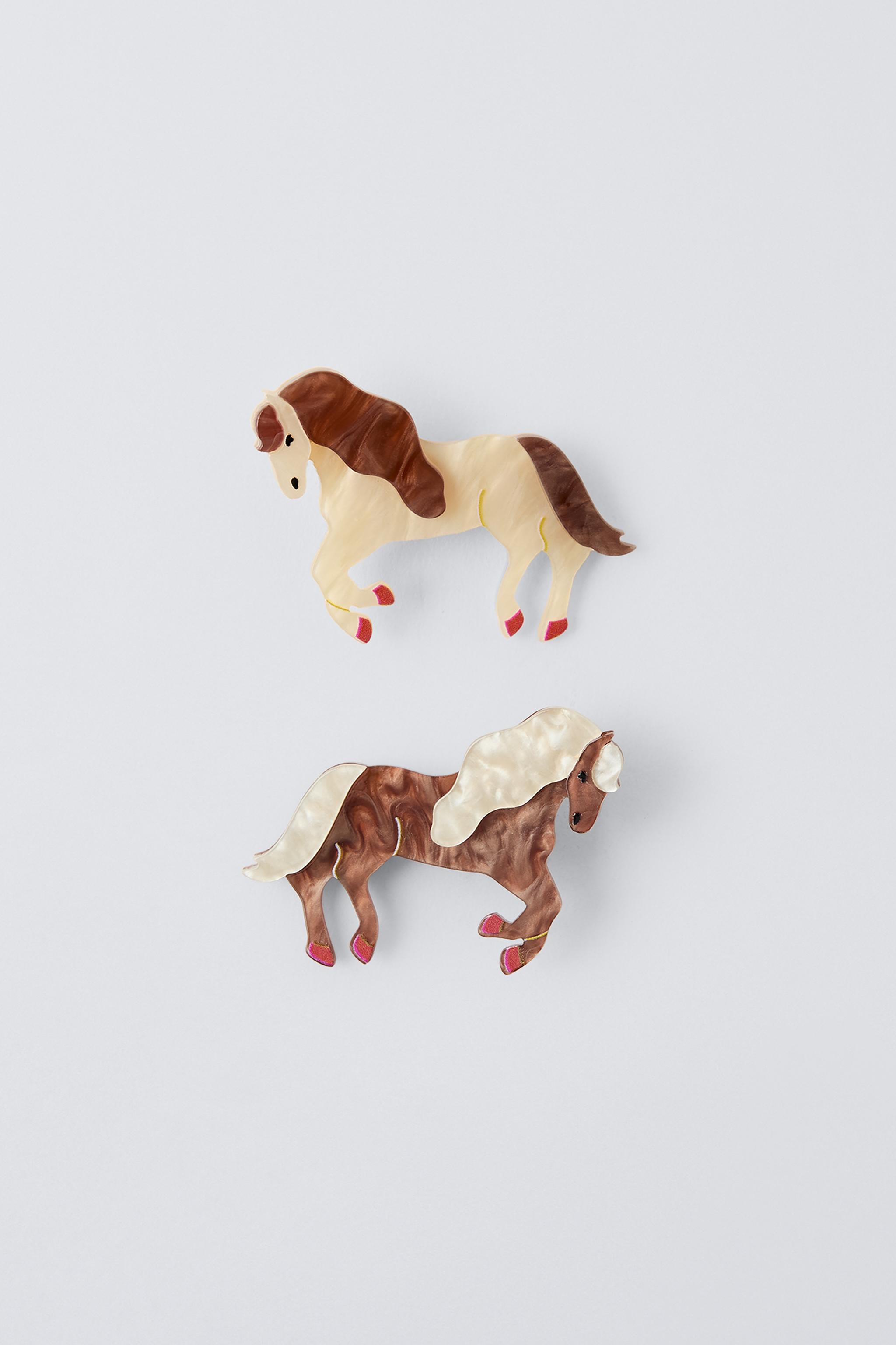 ⭕️ アルニー 白馬のペア サラブレッド 油彩画 金色フレーム ヘアクリップ2個セット（馬） - ブラウン | ZARA Japan / 日本
