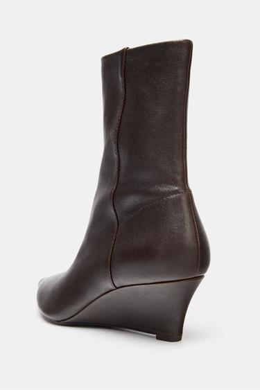 BOTTINES EN CUIR À TALONS COMPENSÉS - Marron chocolat de Zara - Image 4