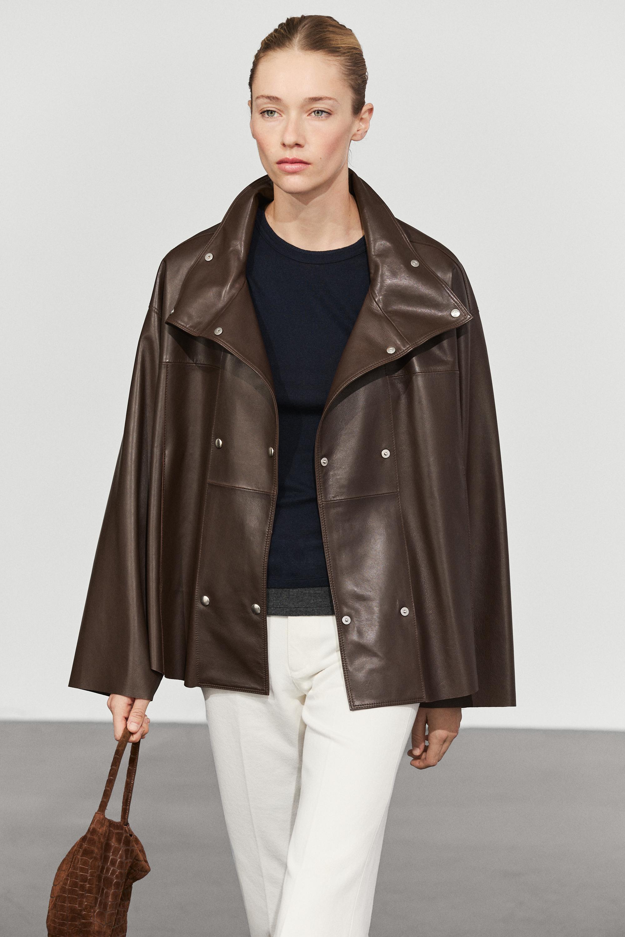 Veste en cuir nappa à fermeture sous patte