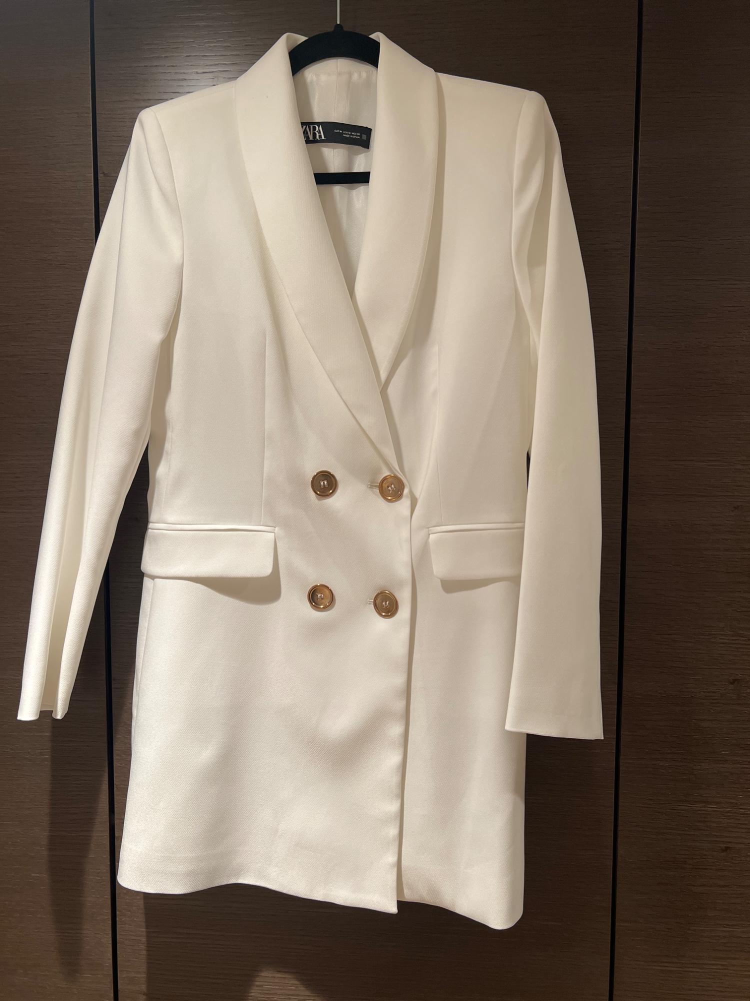 LONG DOUBLE-BREASTED BLAZER