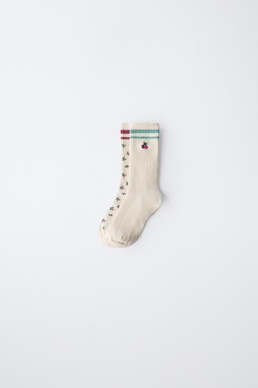 LOT DE DEUX CHAUSSETTES LONGUES FLEURS ET BANDES - Écru de Zara - Image 0