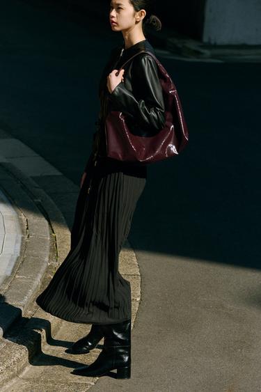 光沢のあるバケットバッグボルドー0Zaraの光沢のあるバケットバッグ - ボルドー - 画像 0