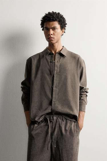 CAMISA FLUIDA RELAXED FIT - marron-vison de Zara