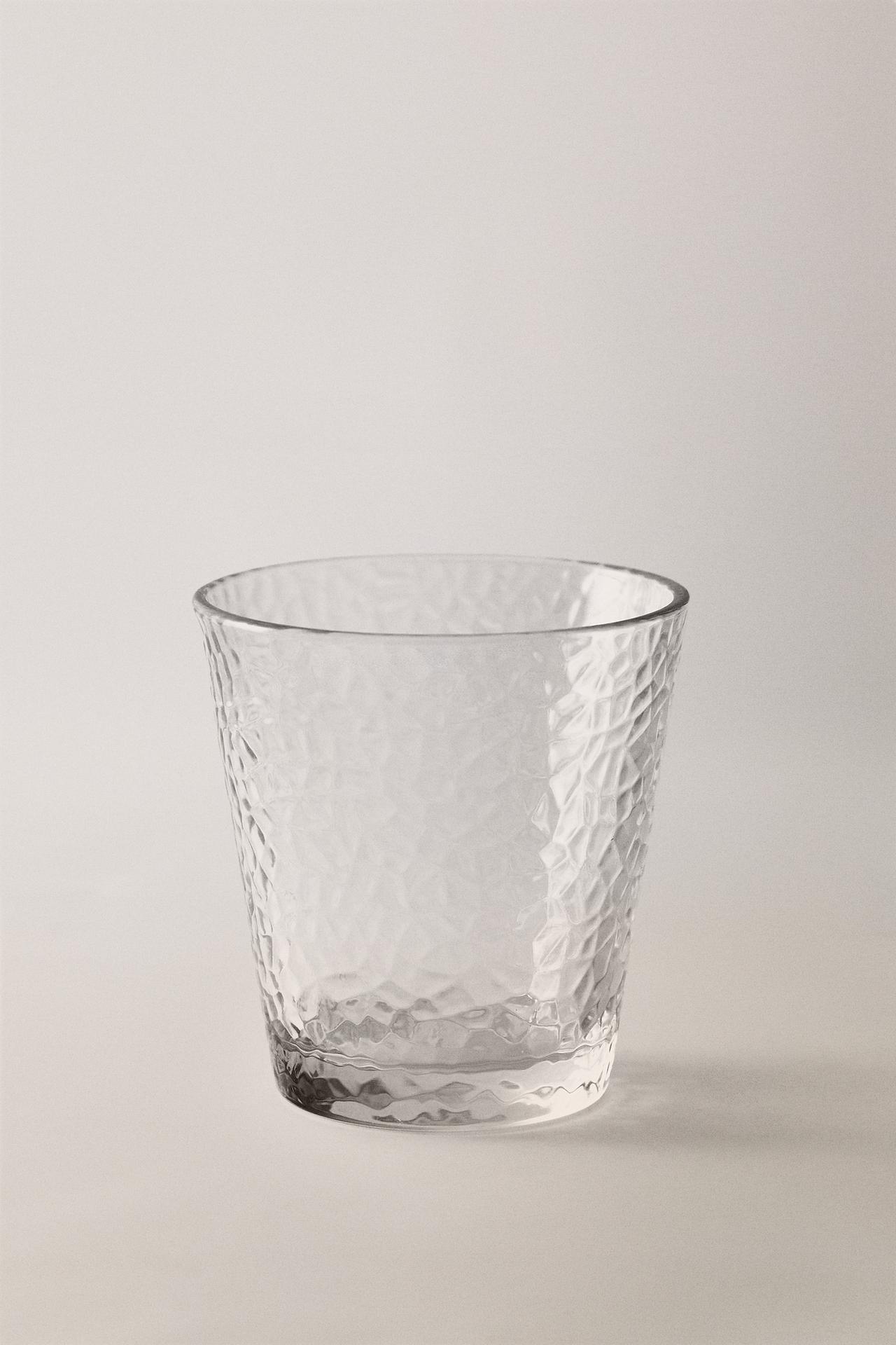 HAMMERED GLASS TUMBLER — Transparent