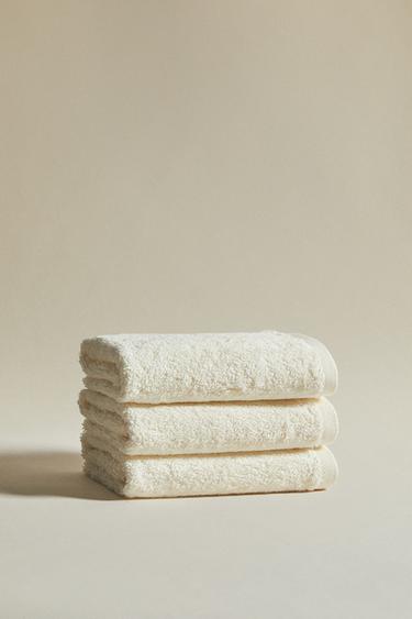 PACK OF HIGH-QUALITY COTTON HAND TOWELS (PACK OF 3) - Ivory by Zara - Image 0