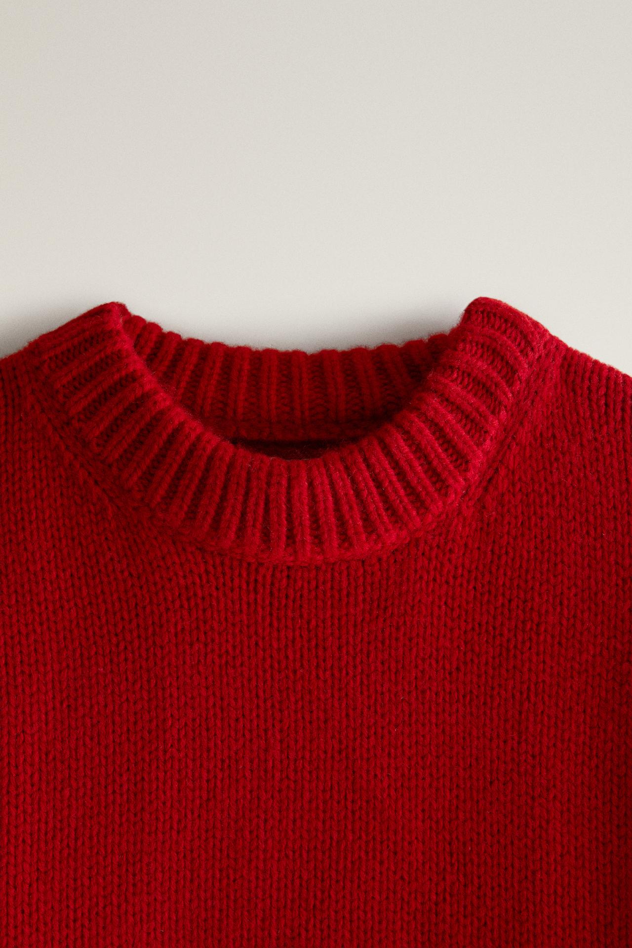 WOOL SWEATER WITH ROUND INFINITY SCARF — Dark red