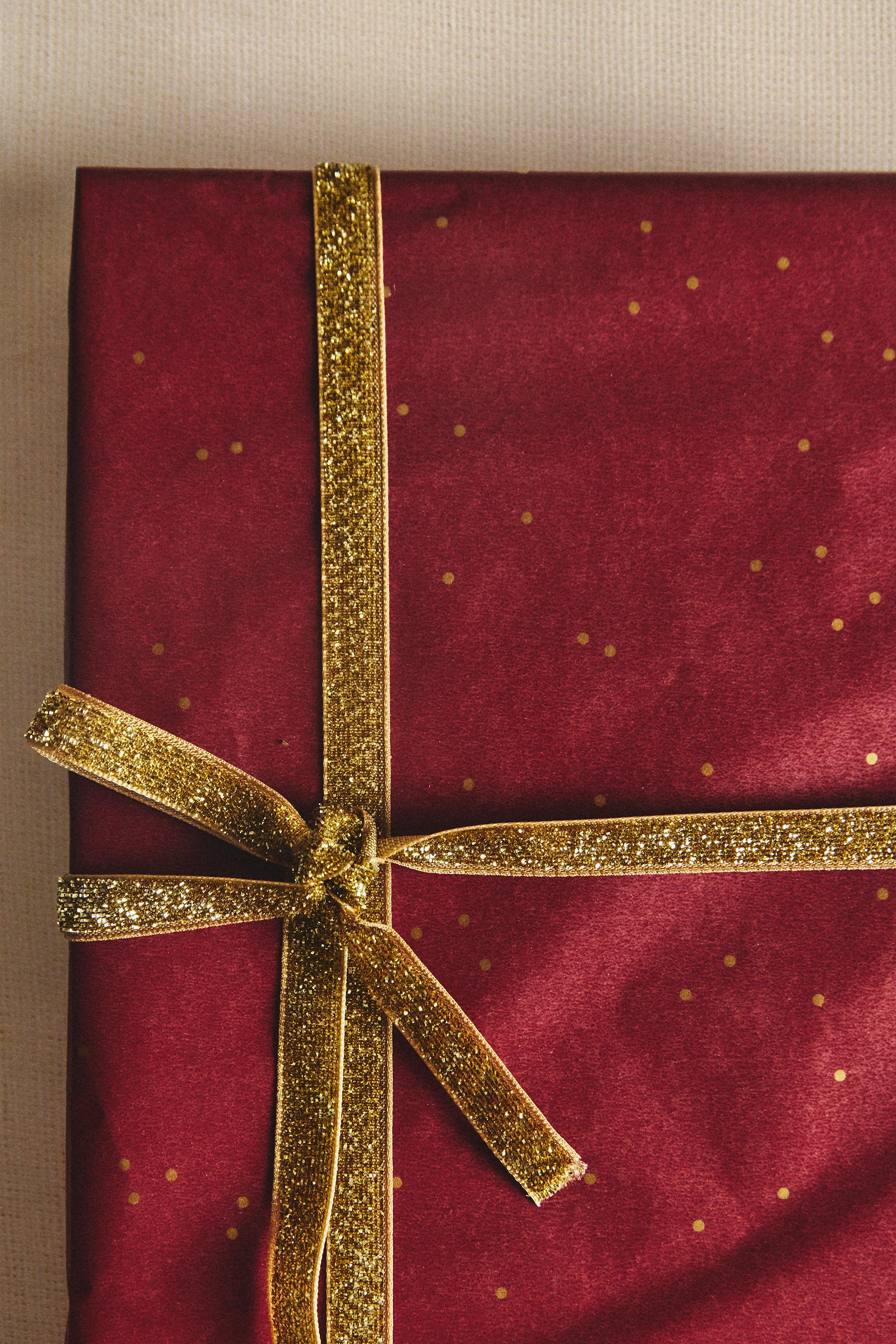 METALLIC THREAD CHRISTMAS GIFT RIBBON