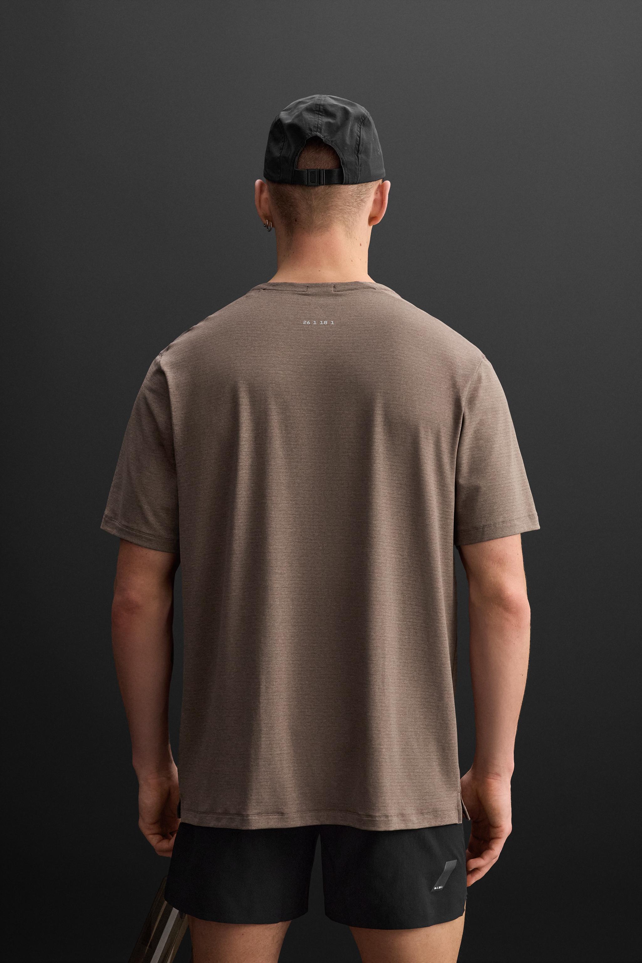LIGHTWEIGHT TEXTURED T-SHIRT