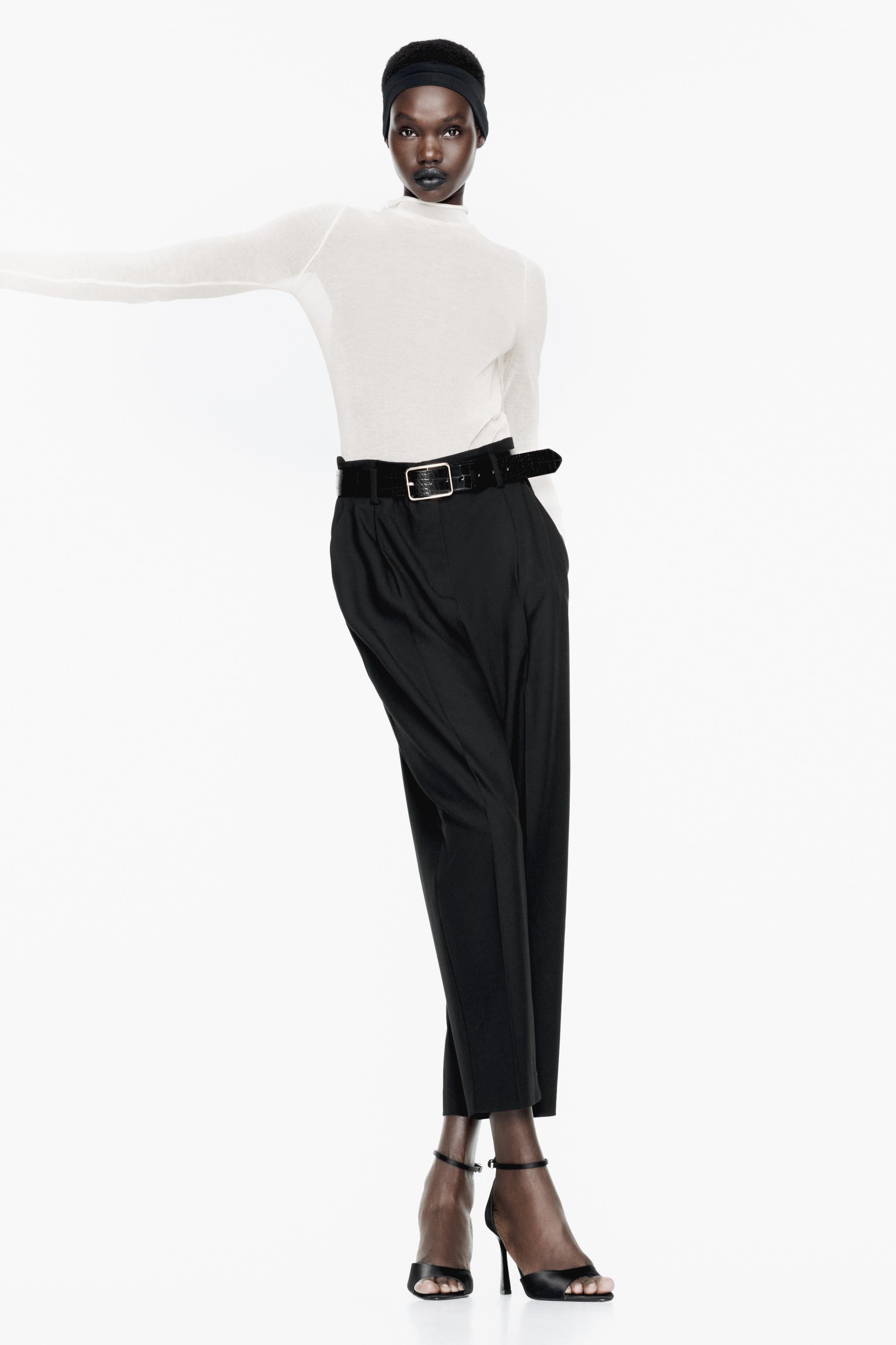 BELTED TAPERED PANTS - Black