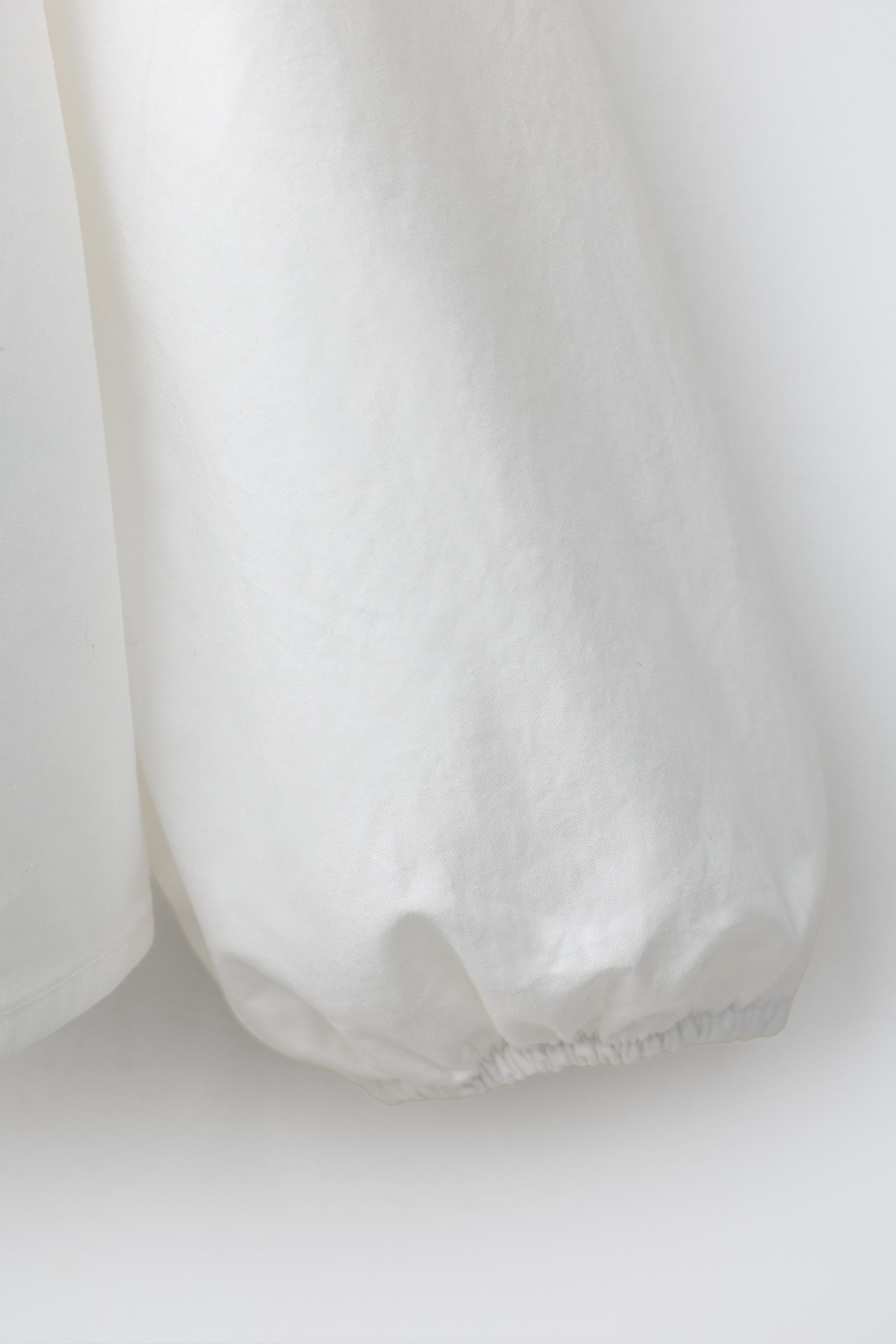 CONTRAST PETER PAN COLLAR SHIRT