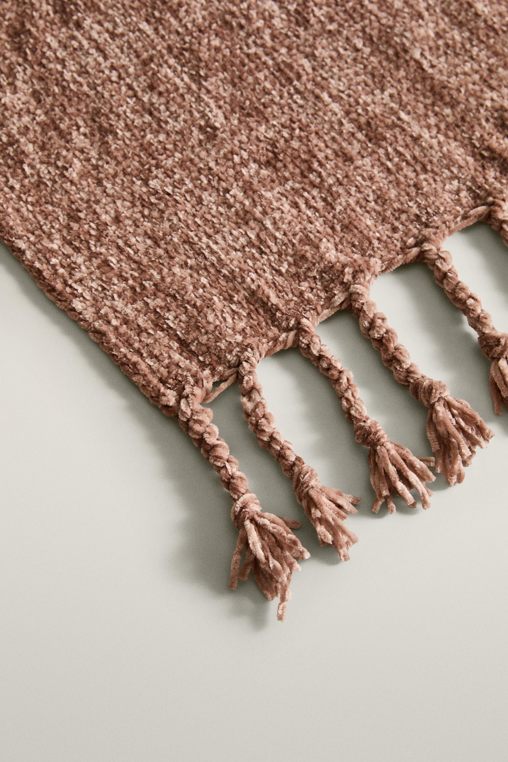 CHUNKY CHENILLE BLANKET