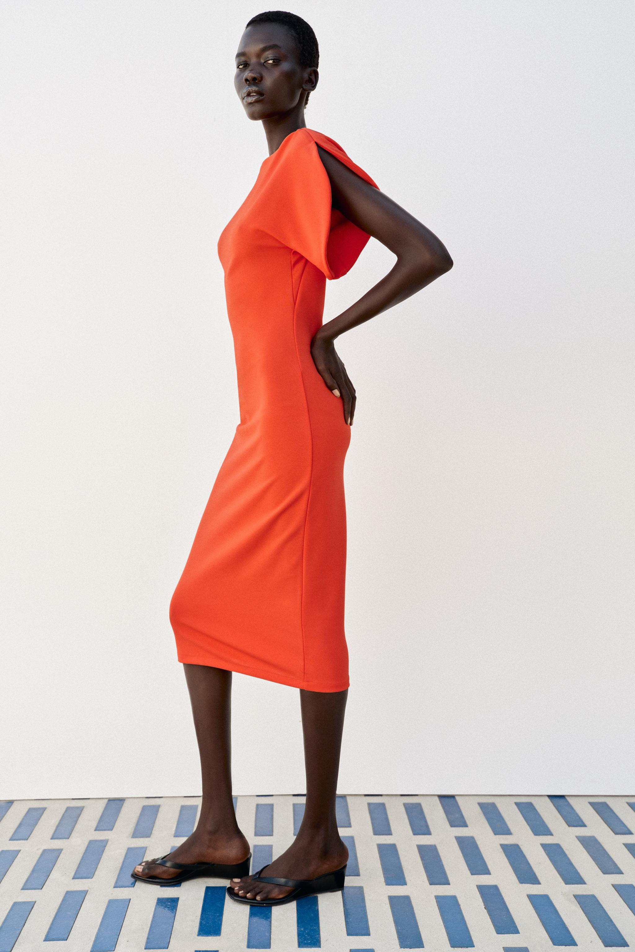 VOLUMINOUS MIDI DRESS