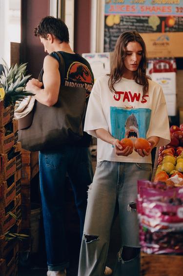 JURASSIC PARK© UCS LLC AND AMBLIN X DYLAN´S T-SHIRT CLUB X ZARA ILLUSTRATED T-SHIRT - Dark anthracite by Zara