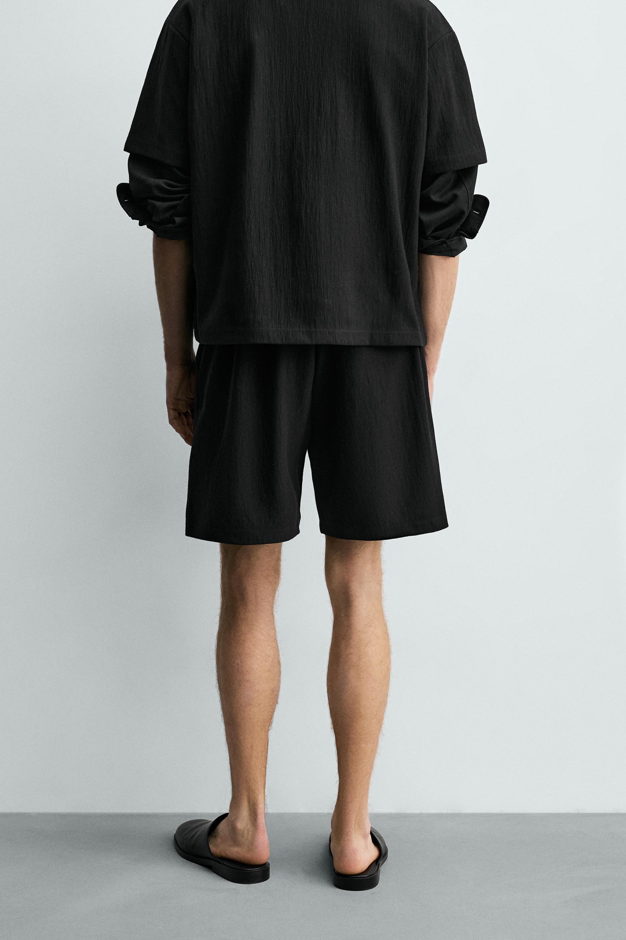 TEXTURED JOGGER SHORTS