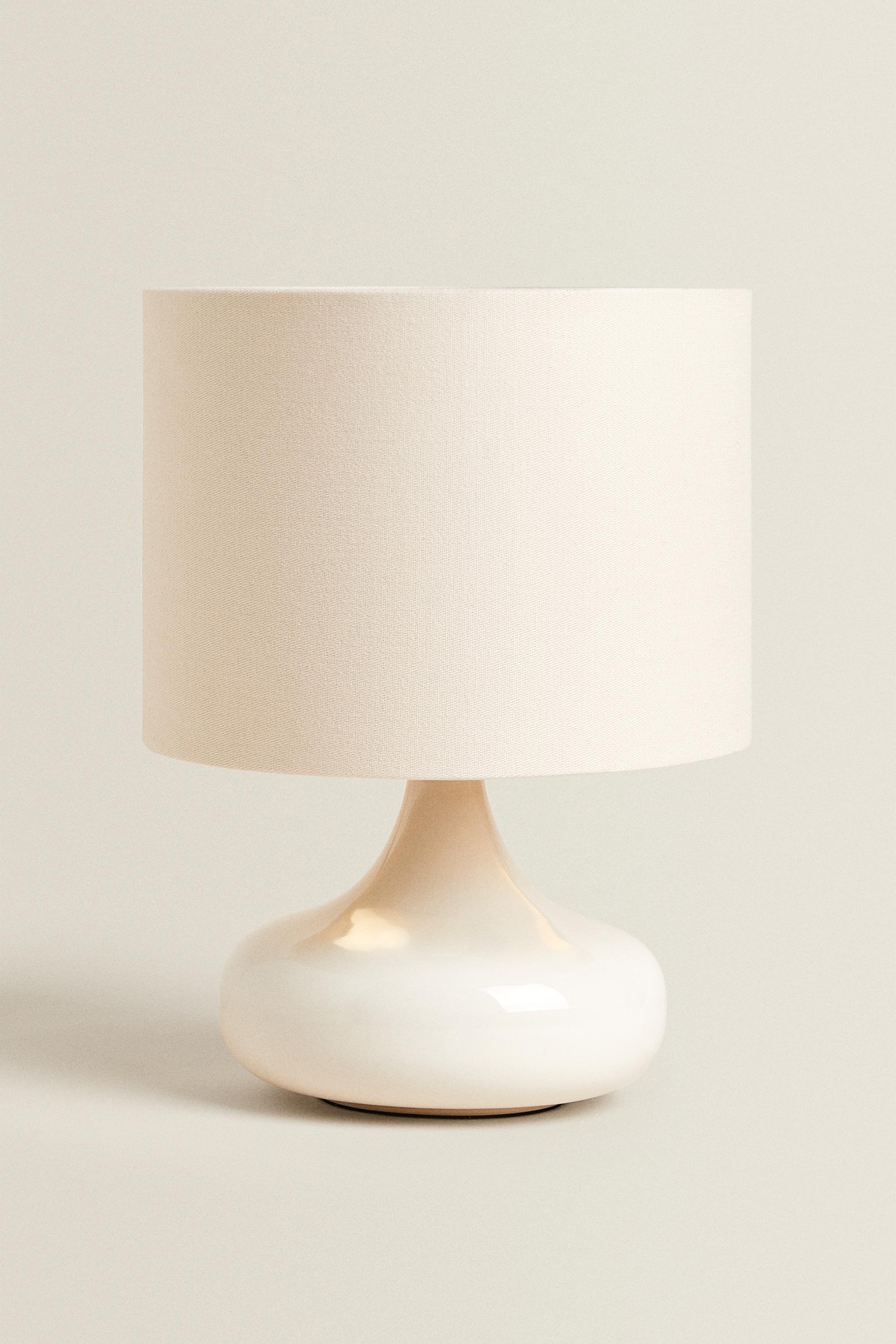CERAMIC BASE TABLE LAMP