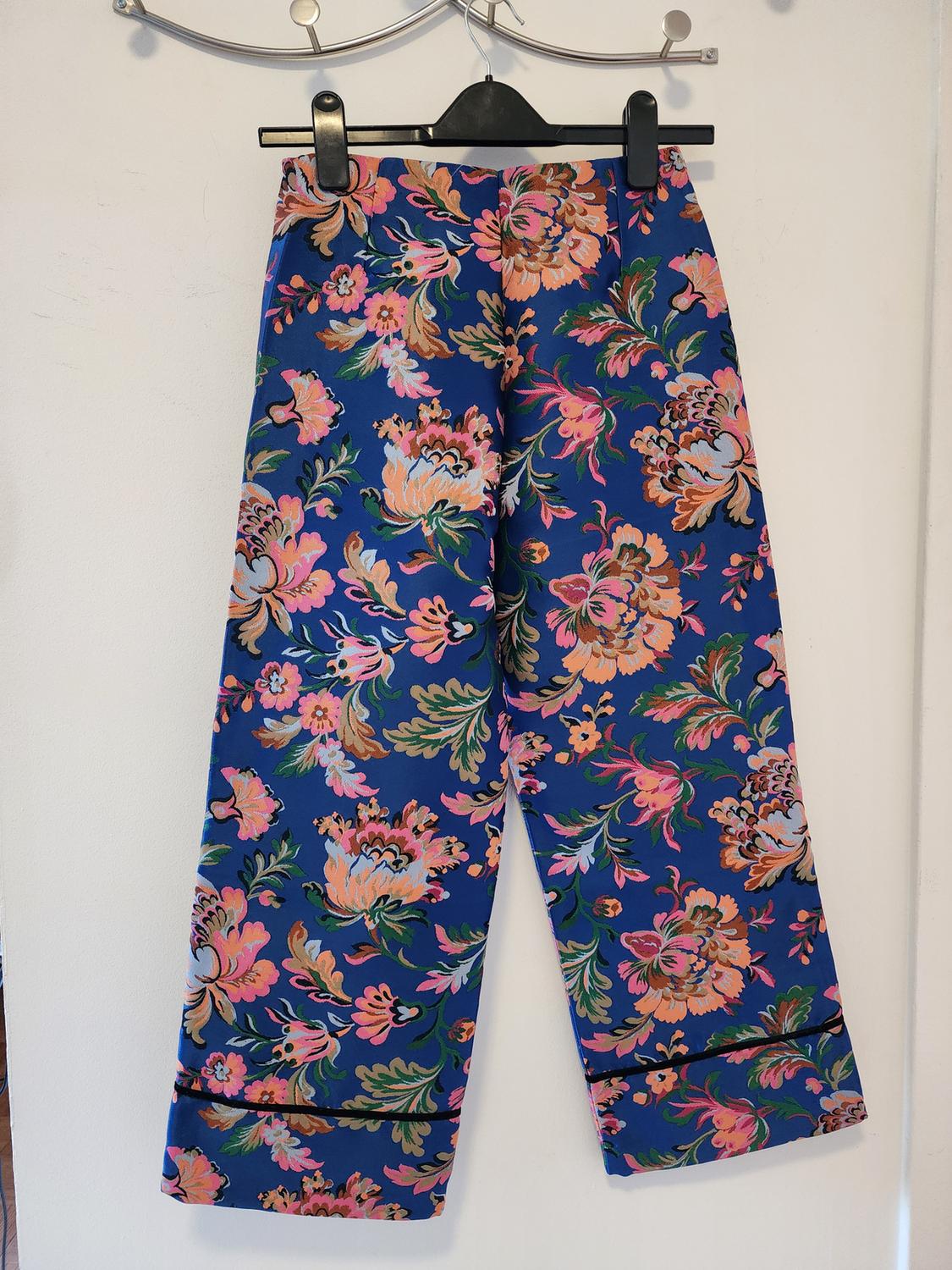 BLUE SATIN EFFECT FLORAL PANTS - Image 3