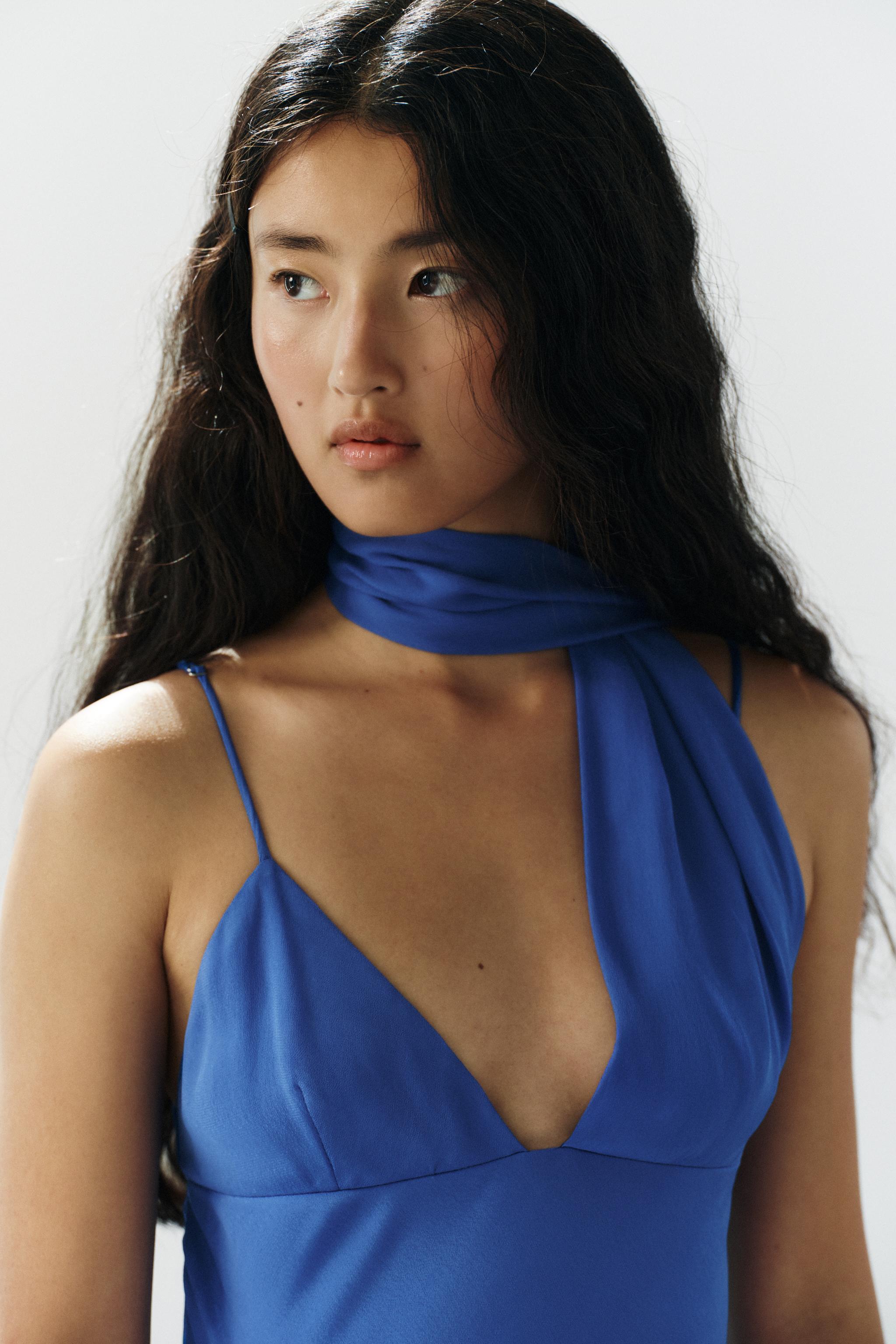 ROBE LONGUE EN CRÊPE DE SOIE À BRETELLES FOULARD
