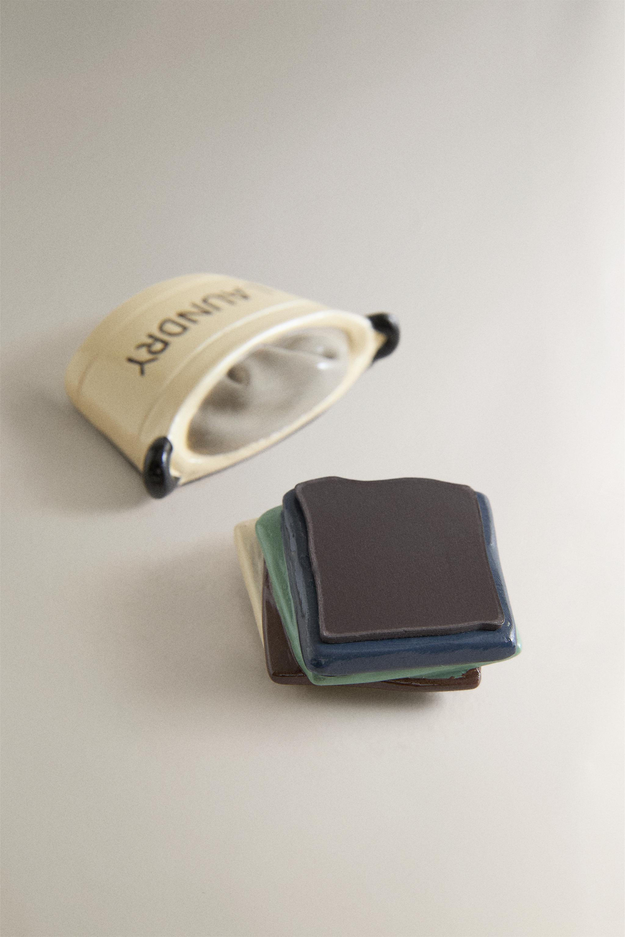 LAUNDRY MAGNETS (PACK OF 6) — Cream