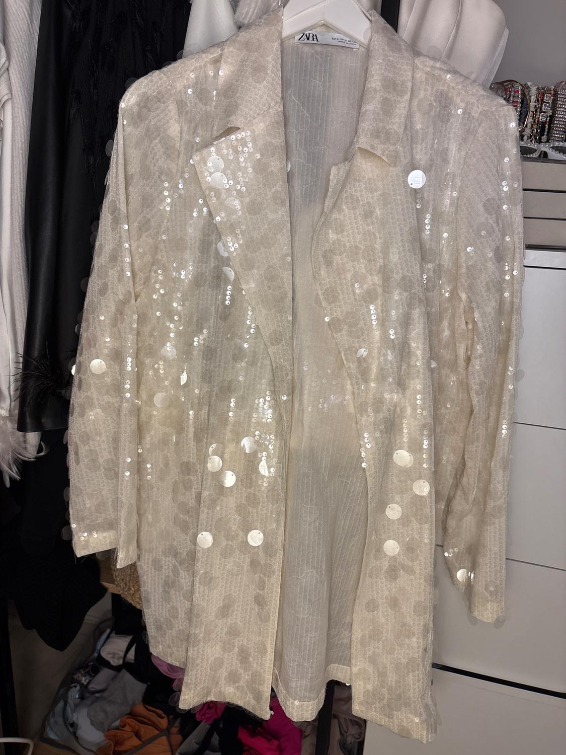 OPEN BLAZER WITH SEQUINS