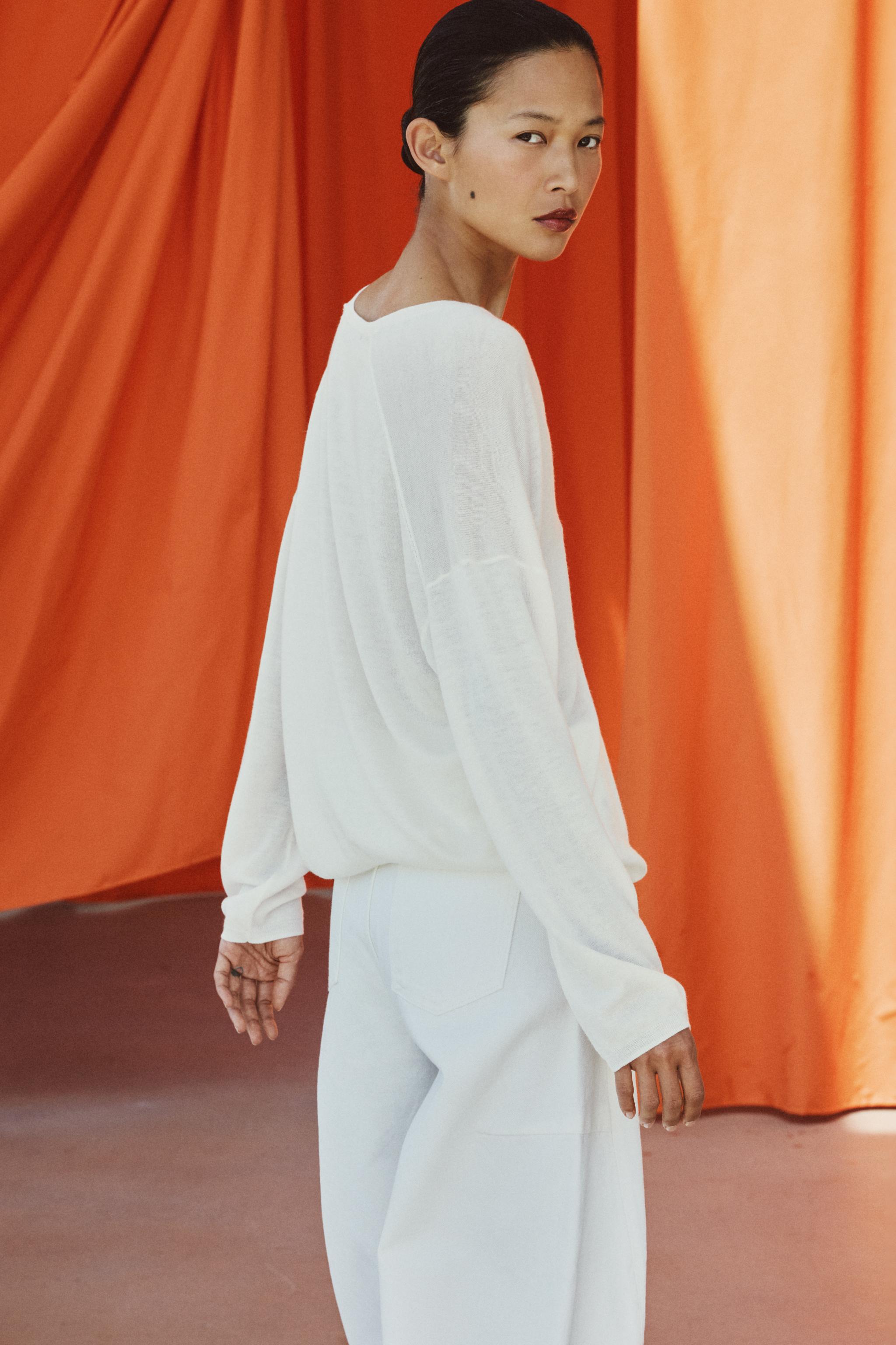 PULL EN MAILLE FINE COL V