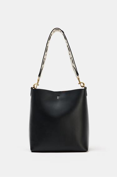 BOLSO SACA  DETALLE ASA - Negro de Zara