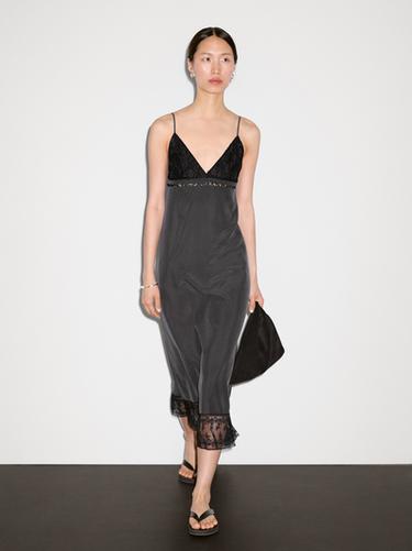 Robe midi dentelle 100 % soie - Gris de Zara