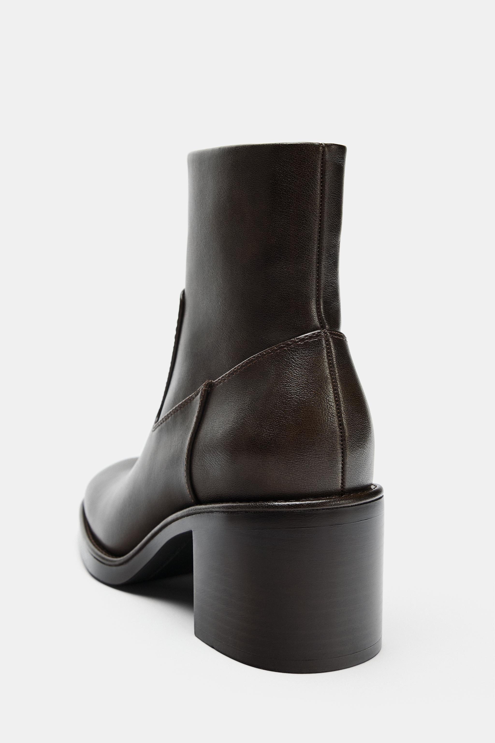 BLOCK HEEL BOOTIES