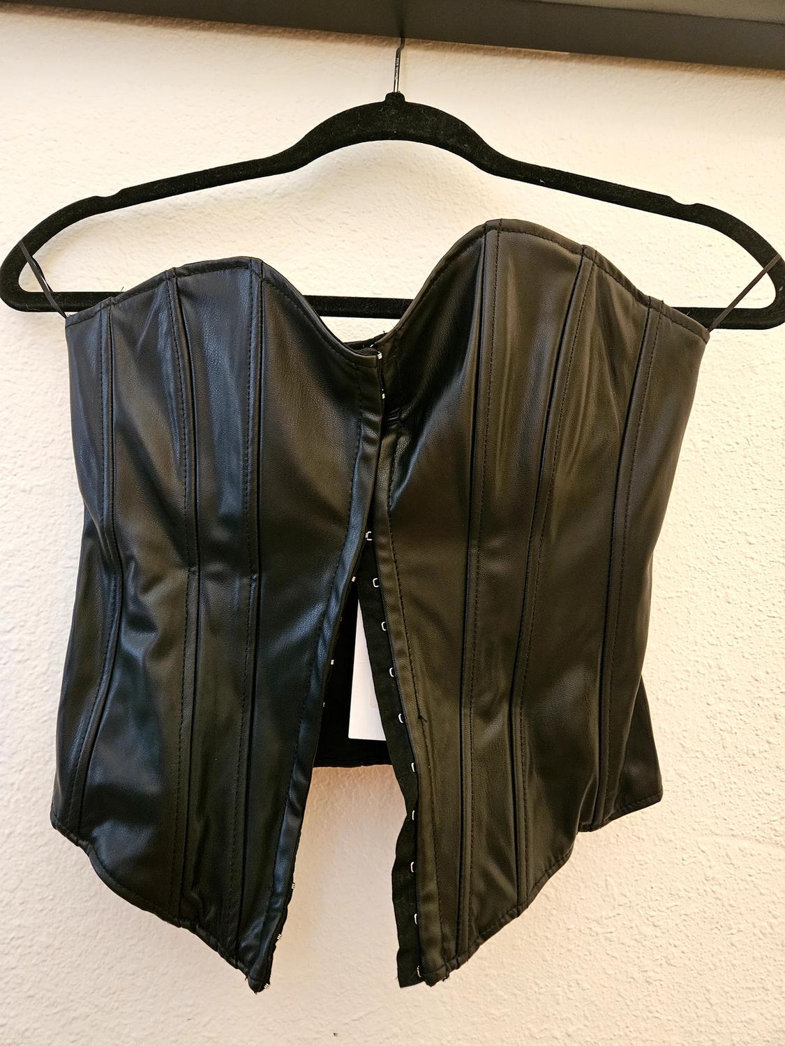 FAUX LEATHER CROP TOP