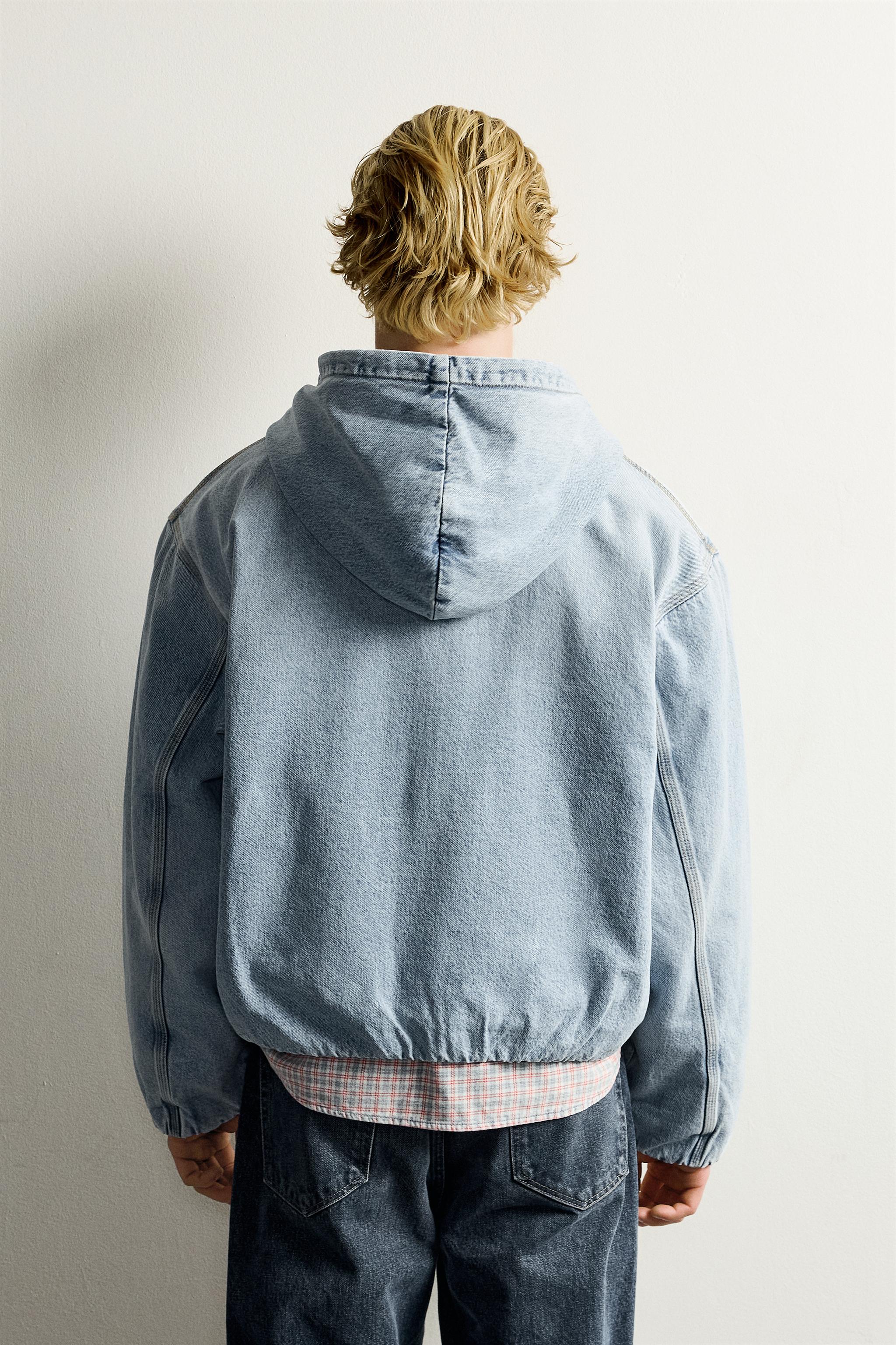 VESTE EN JEAN MATELASSÉE À CAPUCHE