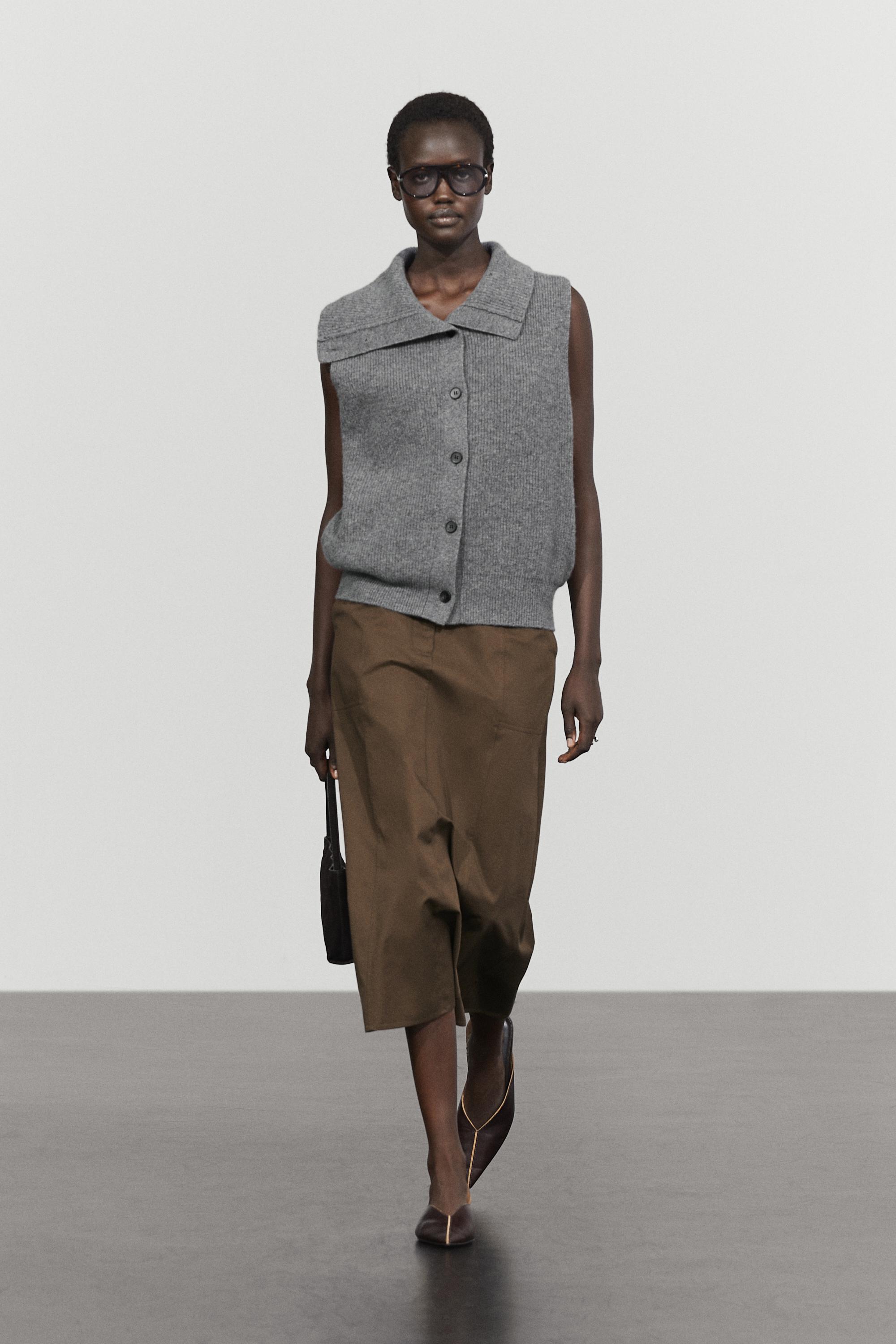 100% wool funnel neck knit vest — Cobalt