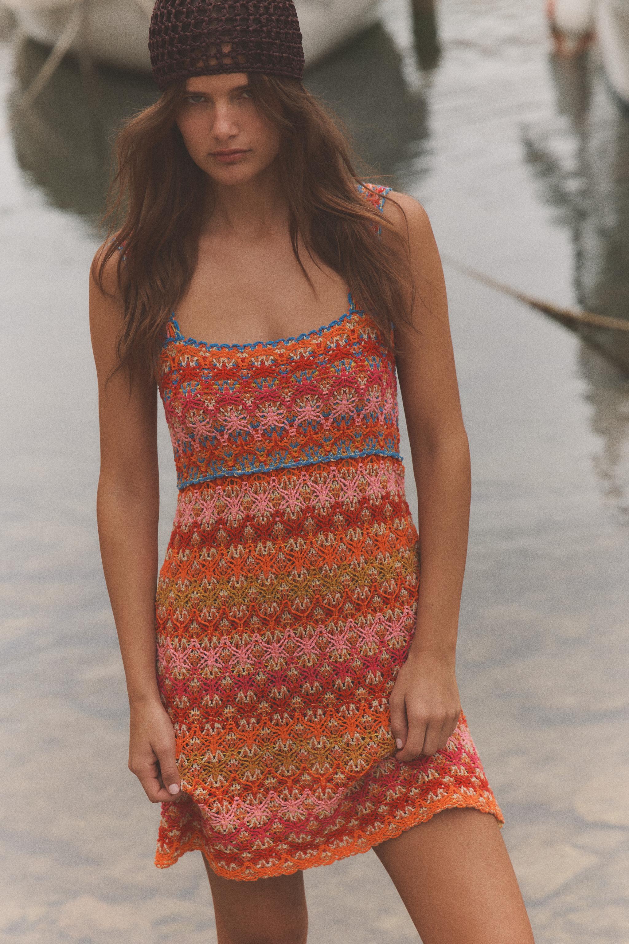 SHORT KNIT DRESS