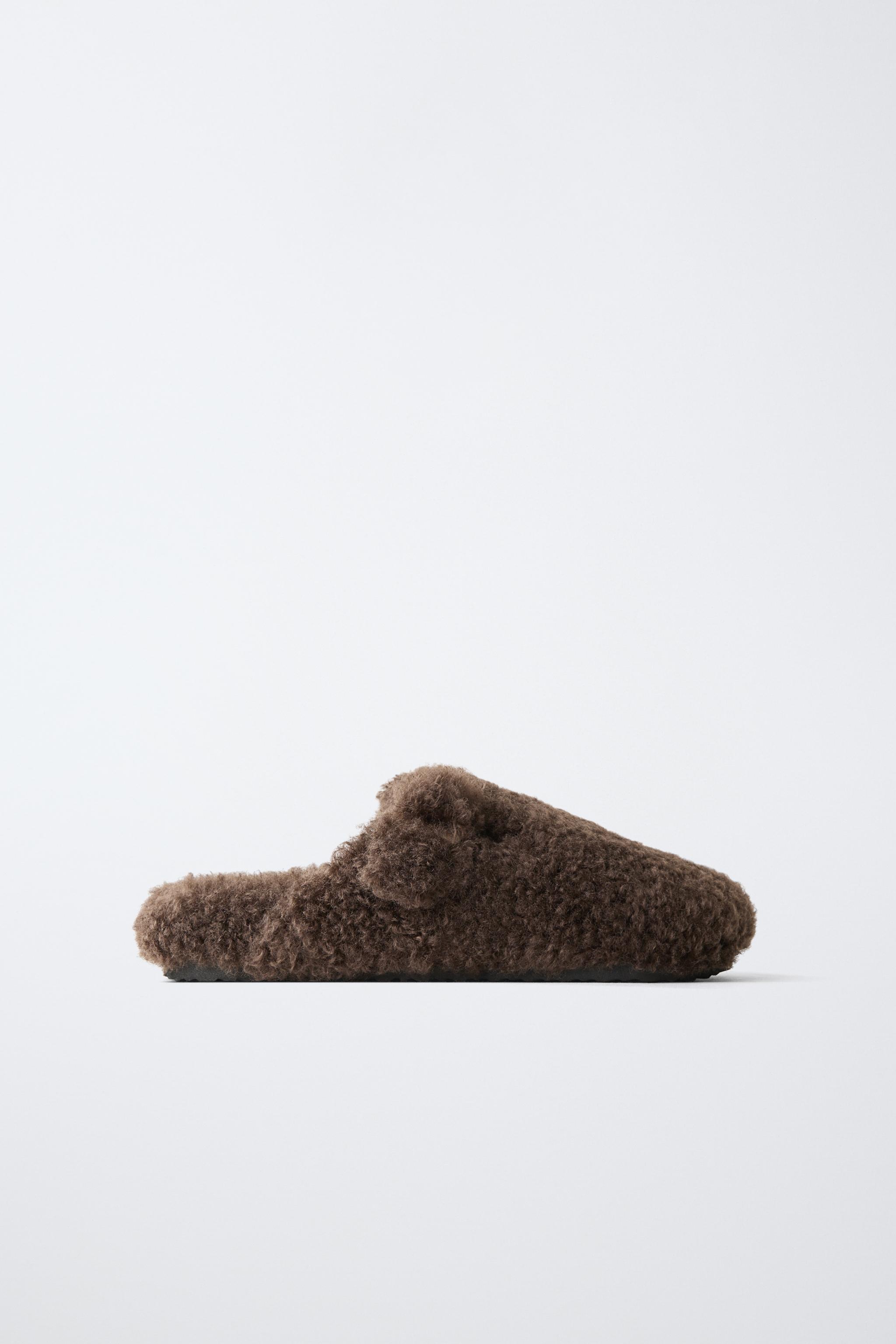 FAUX FUR BUCKLE CLOGS