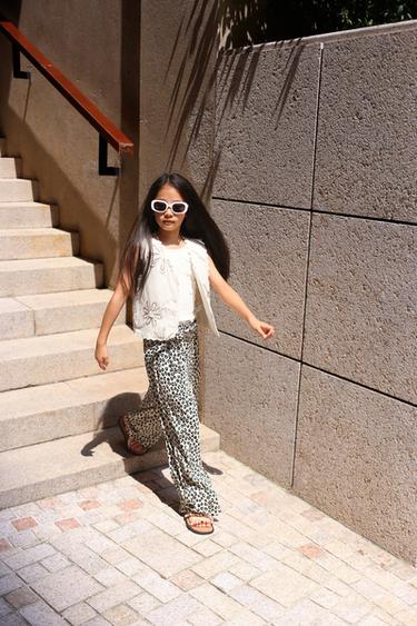 Zara EMBROIDERED FLOWER VEST - Ecru