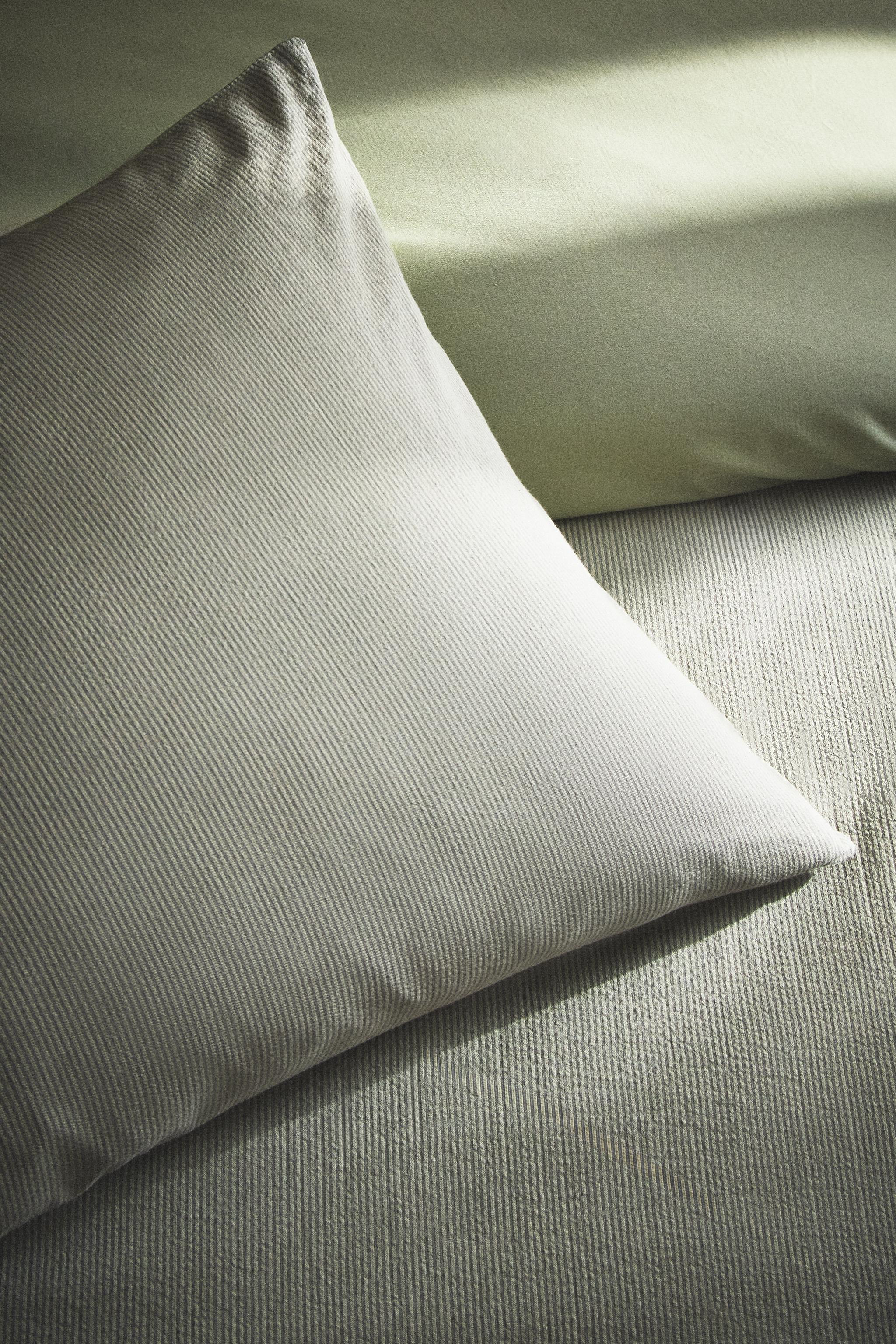 STRIPED SEERSUCKER PILLOWCASE