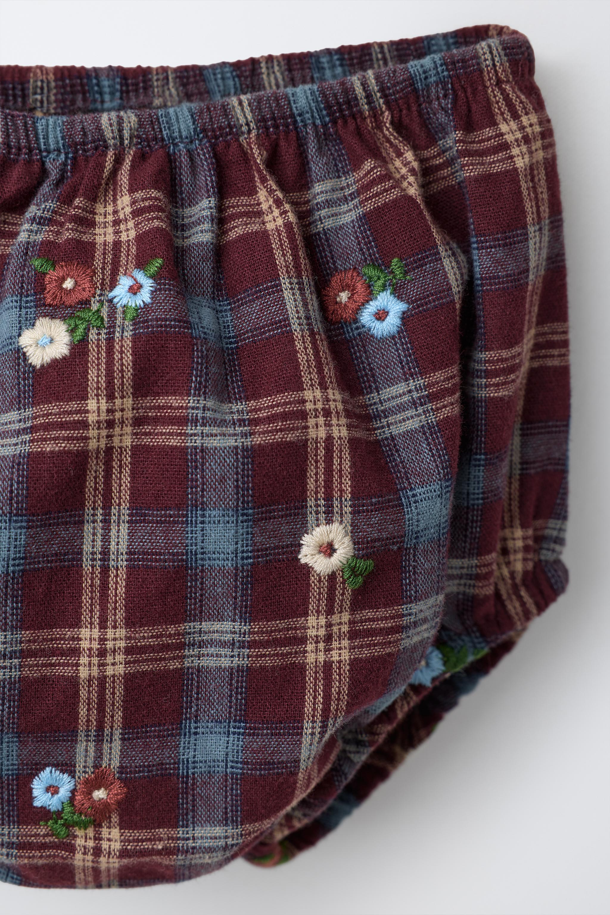 ROBE ET CULOTTE À FLEURS BRODÉES
