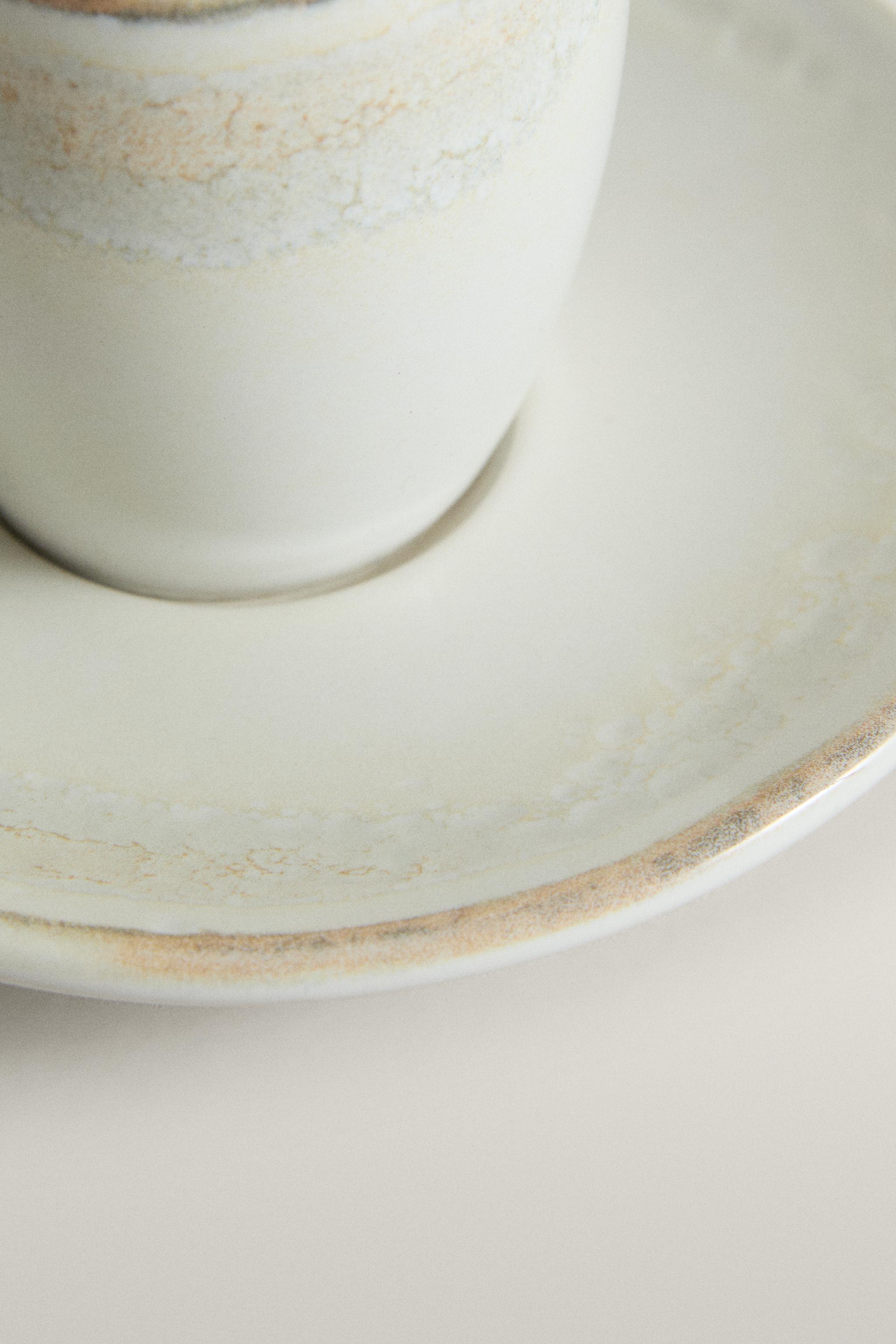 TASSE À CAFÉ ET SOUCOUPE GRÈS