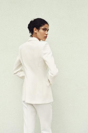 BLAZER AJUSTÉ AVEC ÉPAULETTES - Écru de Zara - Image 2