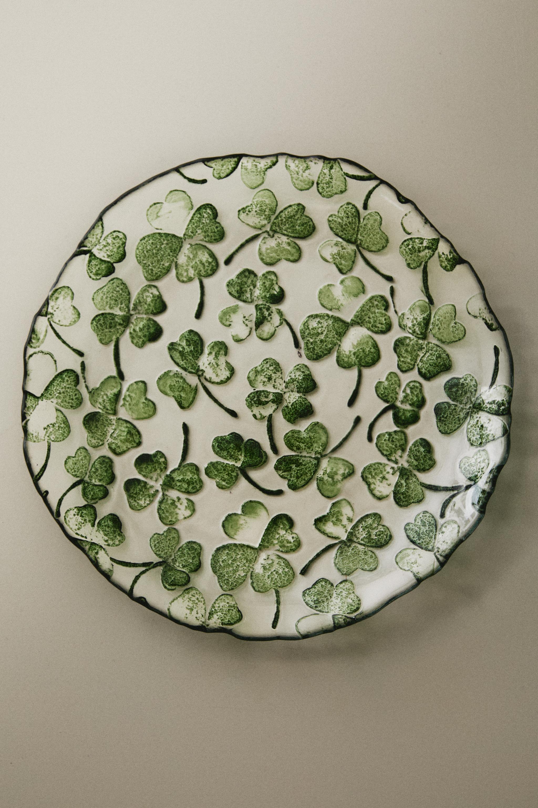 CLOVER GLASS DESSERT PLATE — Green