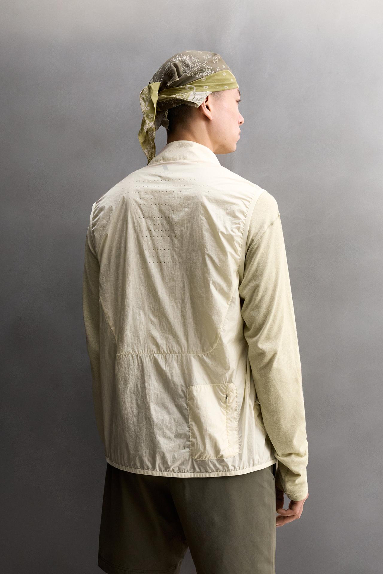 LIGHTWEIGHT TECHNICAL VEST — Bone