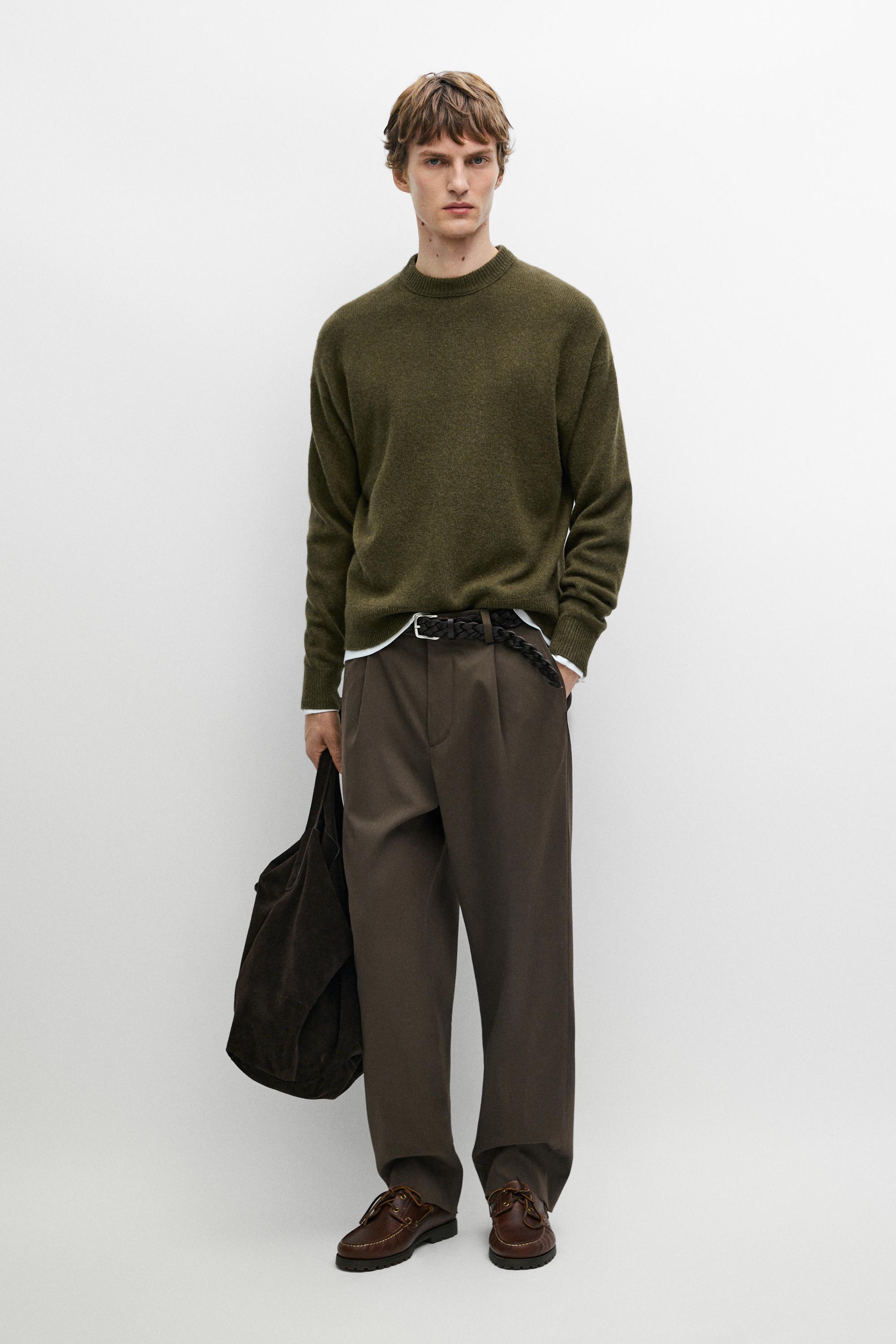 100% wool knit round-neck sweater