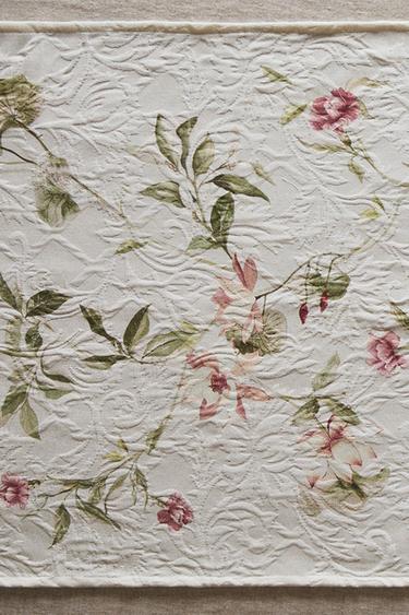 CAMINO MESA JACQUARD FLORAL - Rosado de Zara