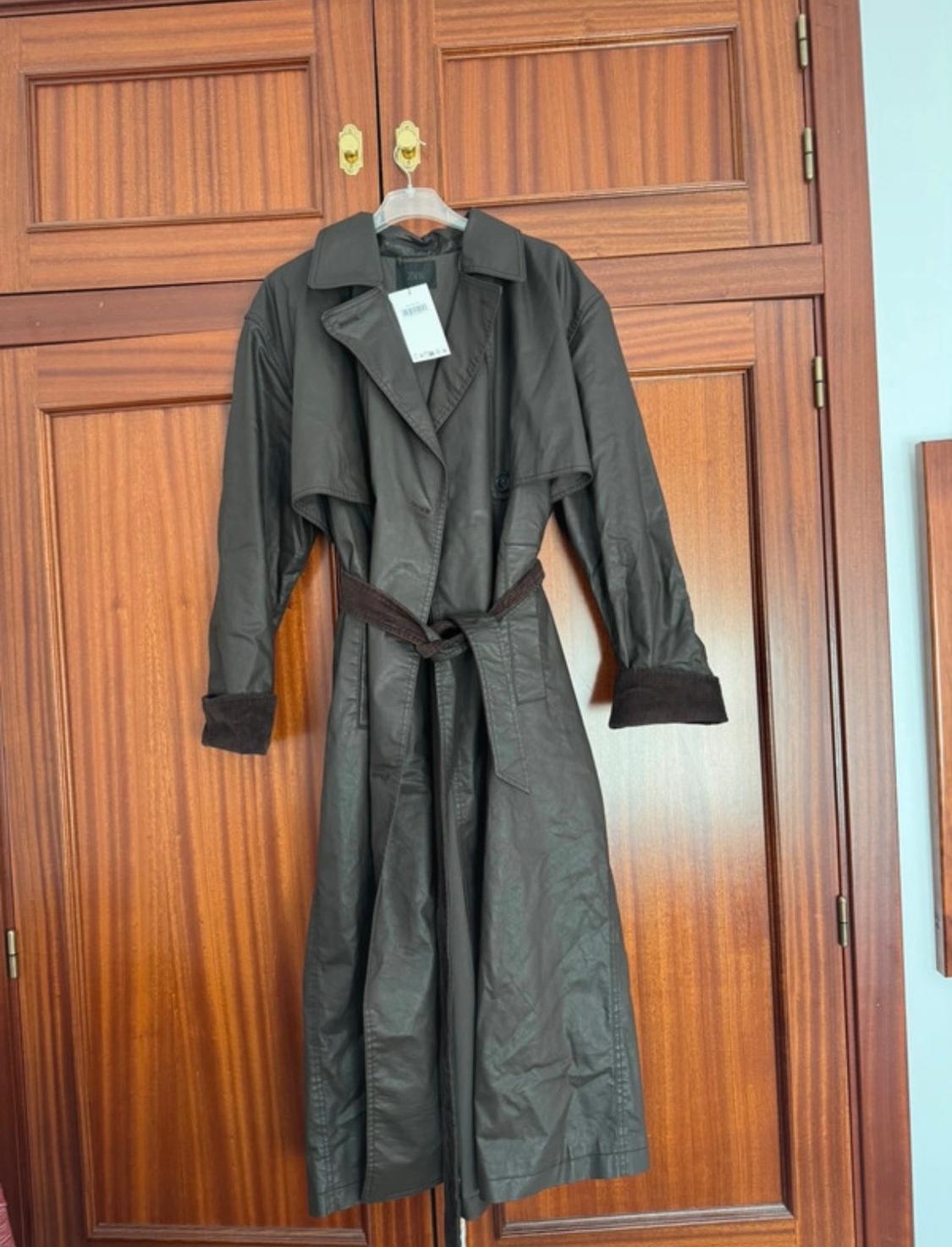 WAXED TRENCH COAT WITH CORDUROY CUFFS - Image 3