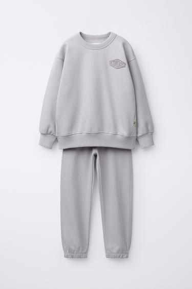 SWEATSHIRT AND JOGGER SET WITH TEXT PATCH - Purple by Zara