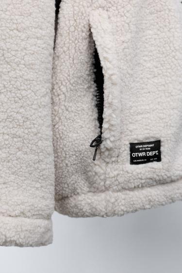 BLOUSON EFFET MOUTON ET NYLON - Blanc cassé de Zara - Image 5